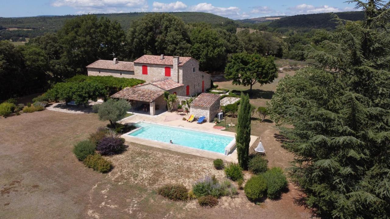 Les Nefliers Gite Céreste Exterior foto