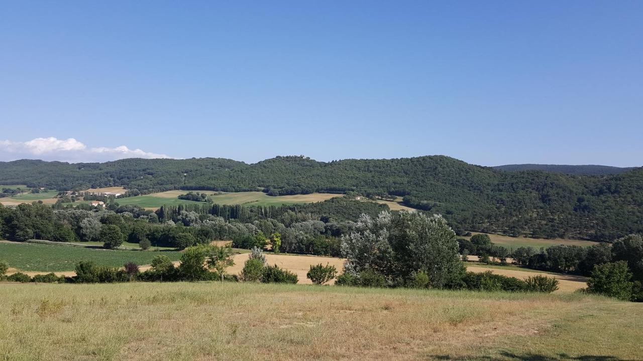 Les Nefliers Gite Céreste Exterior foto