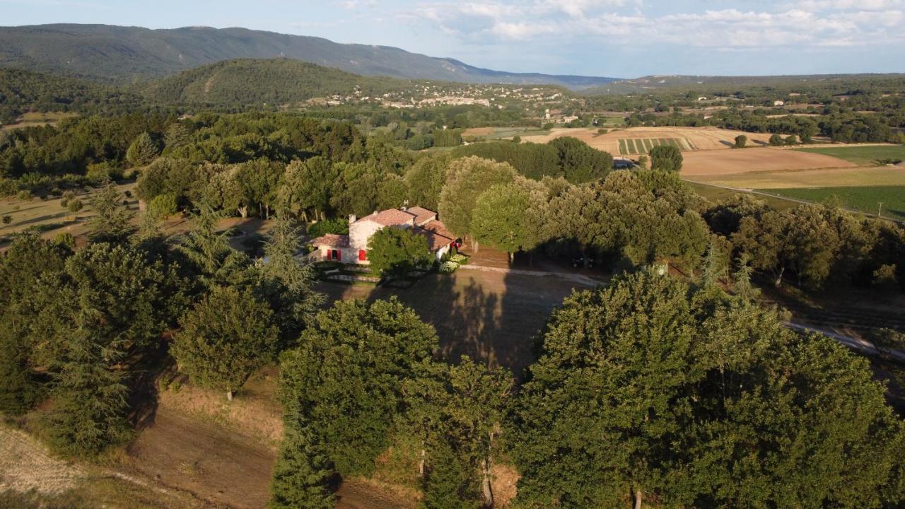 Les Nefliers Gite Céreste Exterior foto